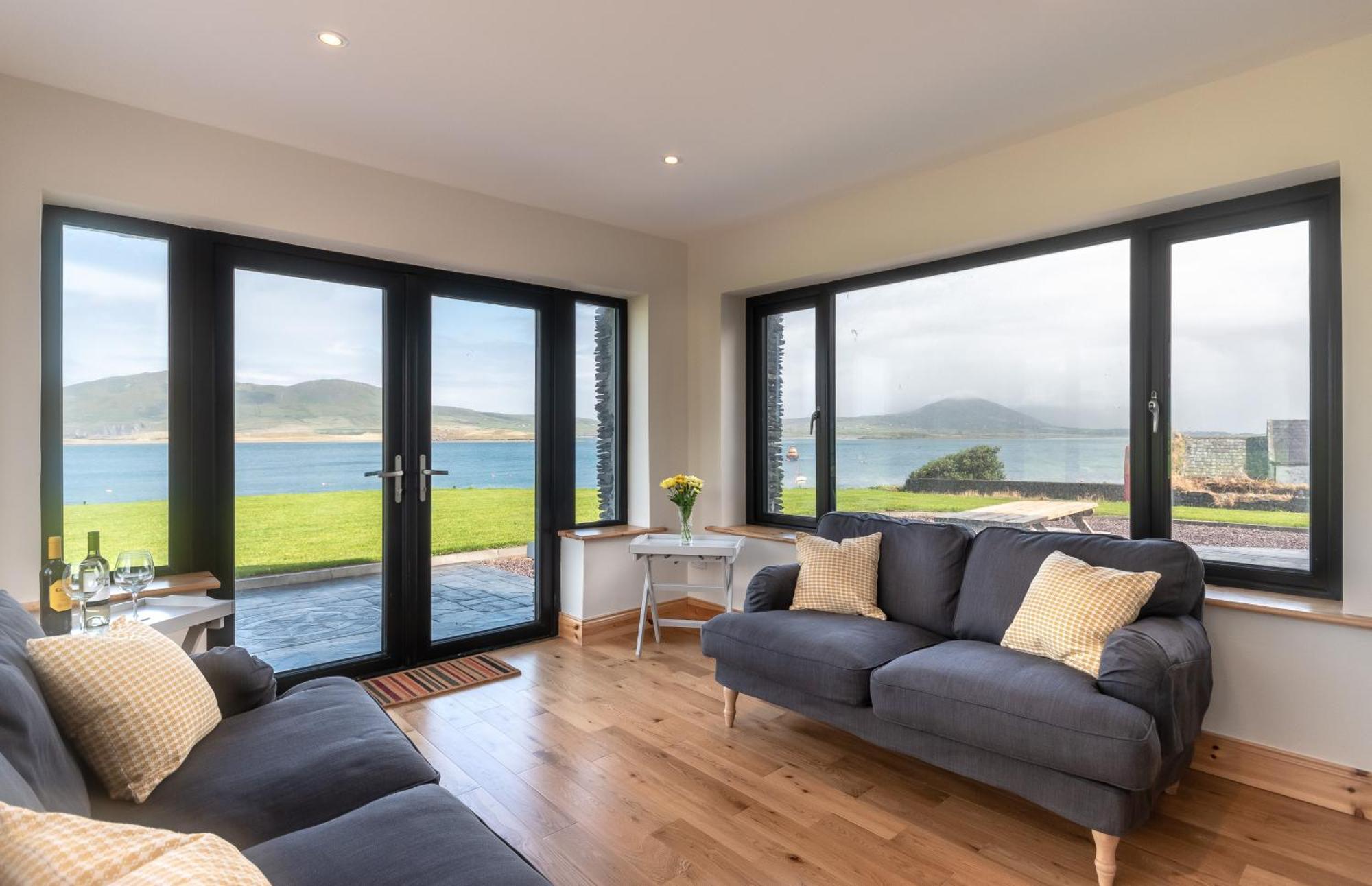 Luxury 4 Bedroom Holiday Home Overlooking The Sea On Valentia Island Knights Town Exterior photo